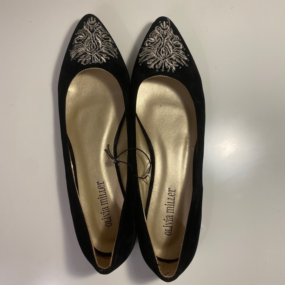 NWT Olivia Miller black velvet flats